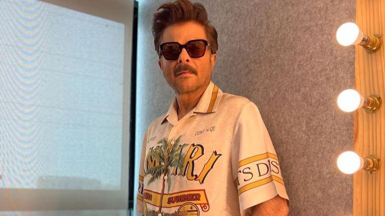 Meet Anil Kapoor's doppelganger from US who wants to act in Bollywood.John Effer recently took to his Instagram handle and dropped a picture of himself next to Anil Kapoor. Read full story here
 